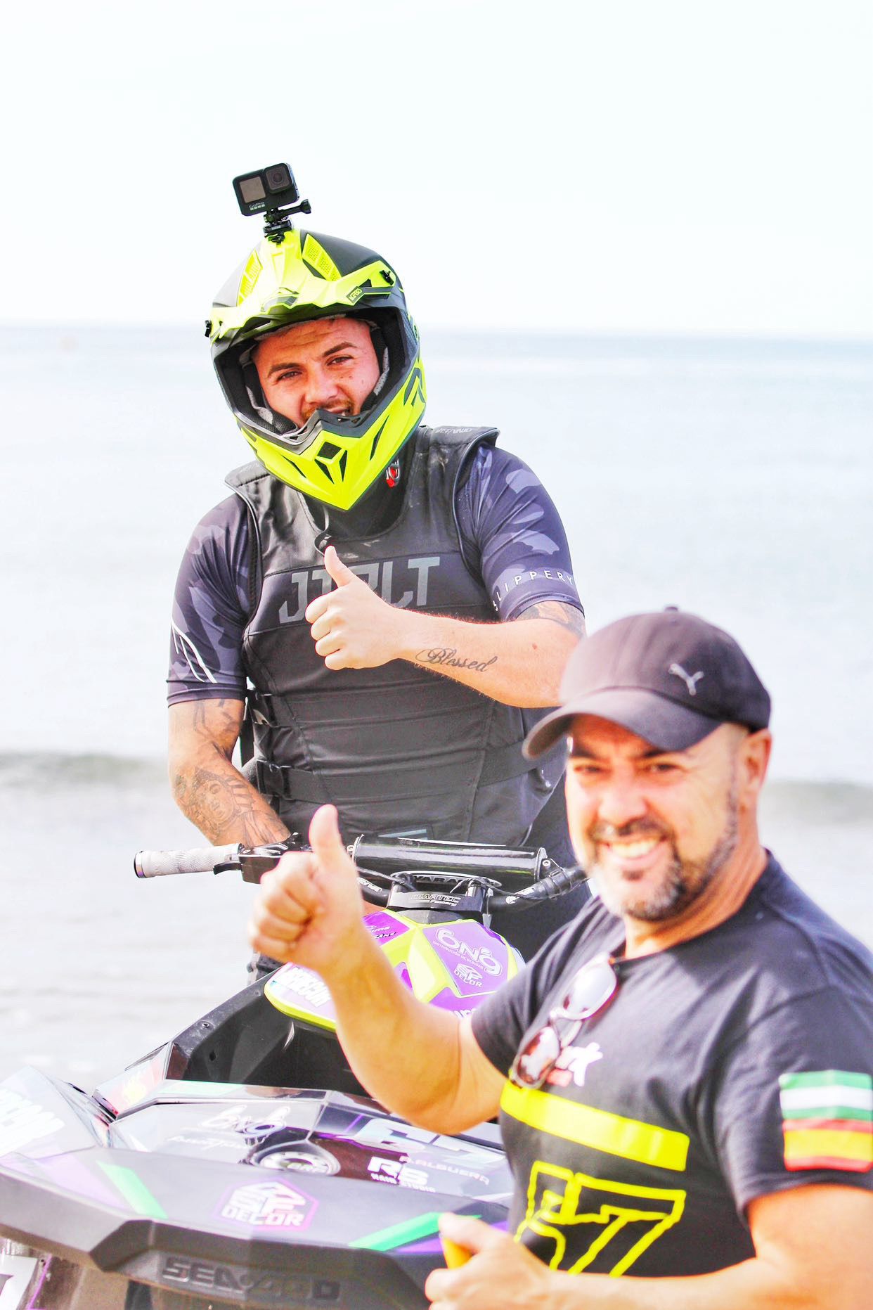 Adri con su padre en competición